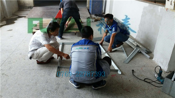 �S�����ط����߄����b���^�h�����{